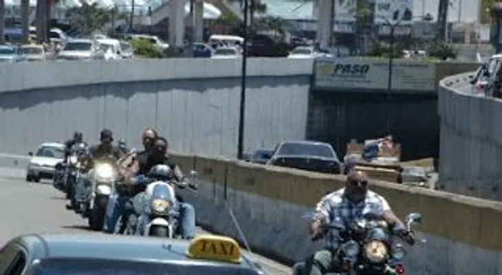 ¿A quién le creo?: Va o no va, medida prohíbe dos andar en un motor (VIDEO)