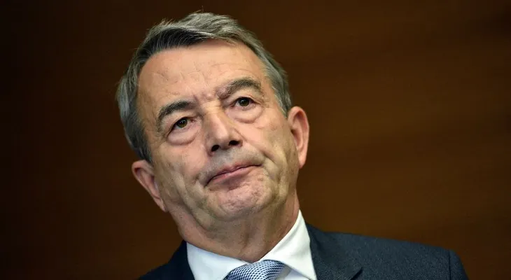 Renuncia Wolfgang Niersbach, presidente de la Federación Alemana de Fútbol, por presuntos sobornos en caso FIFA