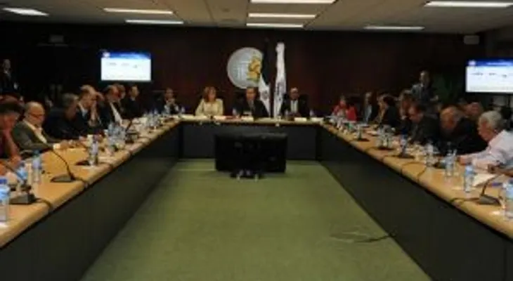 Desde el 1979 trabajadores no reciben salarios adecuados; dice el Gobernador del Banco Central 