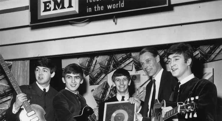 El sentido homenaje de Paul McCartney y otros artistas a George Martin