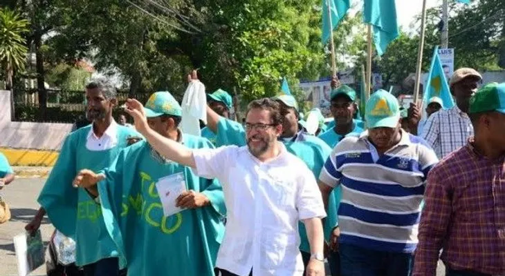 Guillermo Moreno recorre comunidades de San Cristóbal