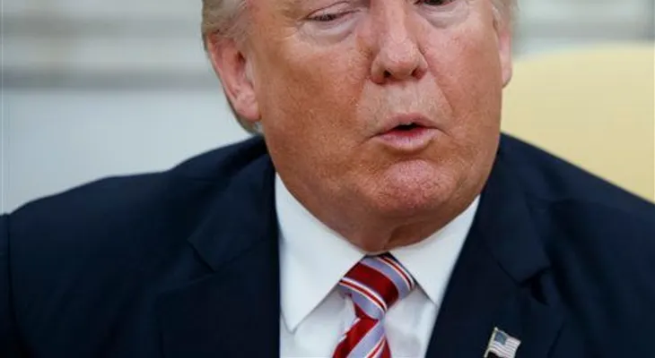 Legislador federal presenta propuesta para destituir a Trump de la Presidencia