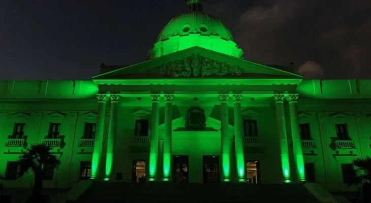 El Palacio Nacional se ilumina de verde para cumplir con el Acuerdo de París 