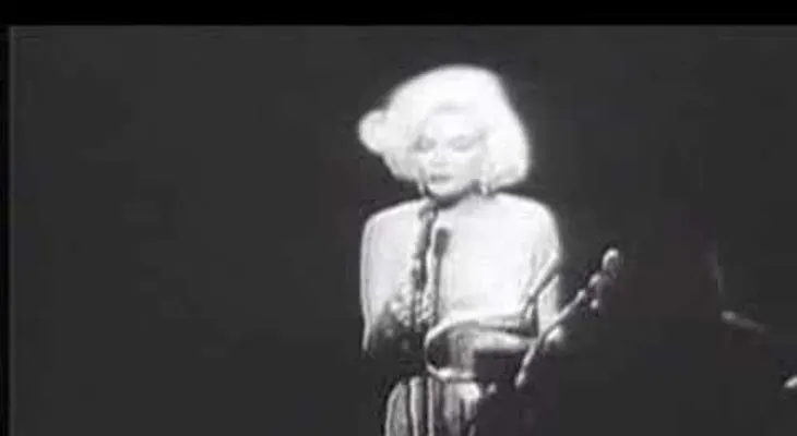 El vestido con que Marilyn felicitó a Kennedy, vendido por 4.8 millones