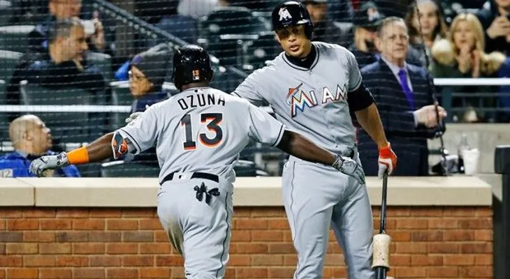 Stanton y Ozuna se van para la calle en la victoria de los Marlins