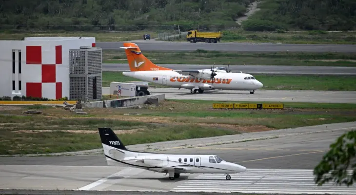 Aeropuerto de Caracas reabre tras dos meses del terremoto