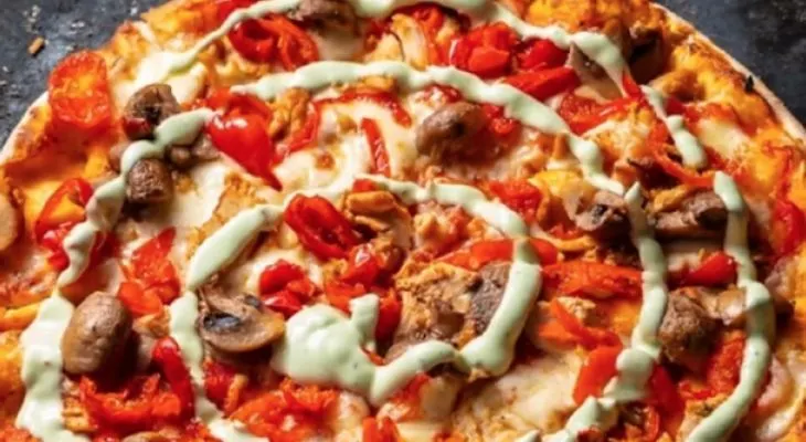 "La diosa verde", una pizza con un chorrito de aceite de cannabis