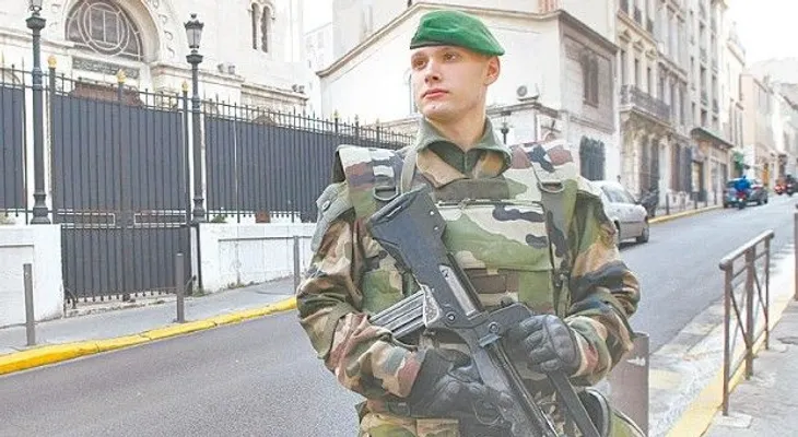 Francia rastrea las armas de atacantes