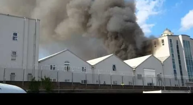Se incendia en el sur de Londres una de las mezquitas más grandes de Europa