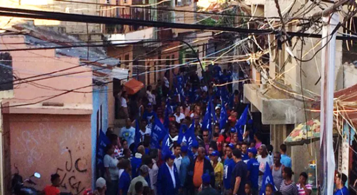 Vinicio Castillo realiza marcha en Cristo Rey