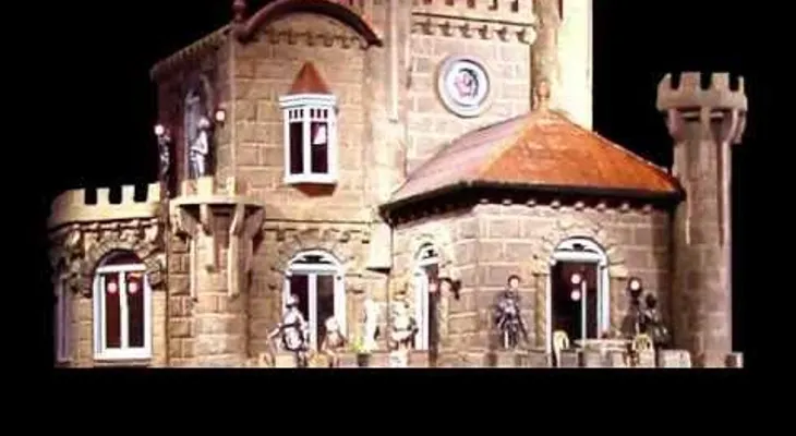Esta casa de muñecas es más cara que una de verdad (VIDEO)