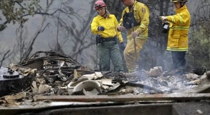 Más de 500 viviendas destruidas por incendio en California