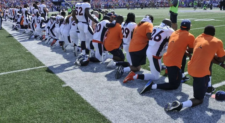 Por qué los jugadores de la NBA no podrán imitar la protesta de la NFL