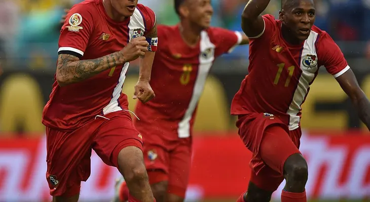 Panamá derrota a Bolivia con doblete de Blas Pérez