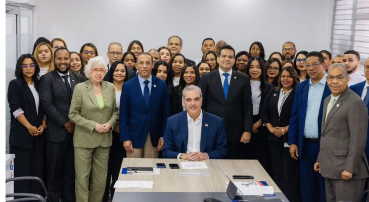 Presidente Abinader fortalece la Unidad Antifraude