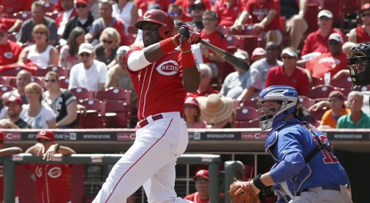 Rojos vencen 7-2 a Cachorros con 6 robos de base 