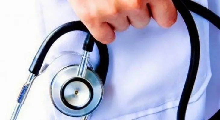 Paraguay expulsa a médico brasileño acusado de violar pacientes