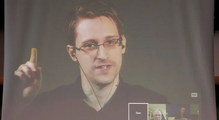 Snowden: EE.UU. bombardea los túneles en Afganistán, construidos con su propio dinero