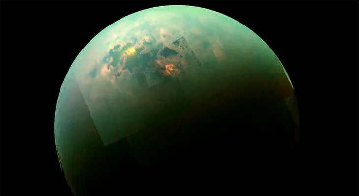 "Nunca antes visto": Detectan monstruosa nube de hielo en la luna de Saturno