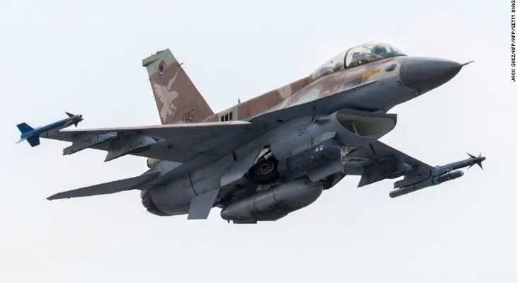 Fuerzas israelíes atacan varios objetivos en Siria y evaden disparos de misiles