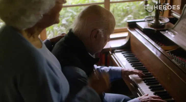 "The 5th Dementia" usa la música como medicina