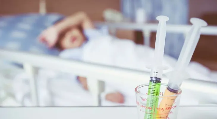 Acusan padres dejar morir su hijo de 7 años por no llevarlo al médico 
