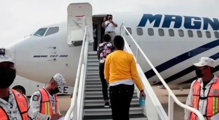 Deportan otros 52 dominicanos desde Estados Unidos