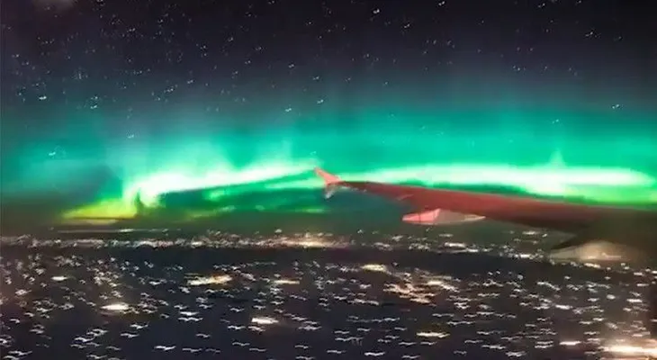 Impresionantes imágenes de la aurora boreal a más de 10 kilómetros de altura