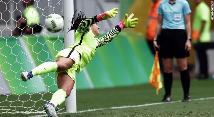 Hope Solo, tras derrota de EE.UU: "Perdimos contra un montón de cobardes"