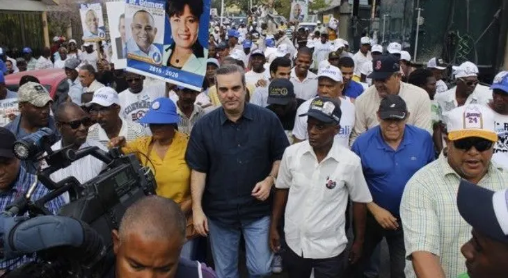 Abinader dice que Danilo se burla del país al asumir repostulación en medio de protestas sociales