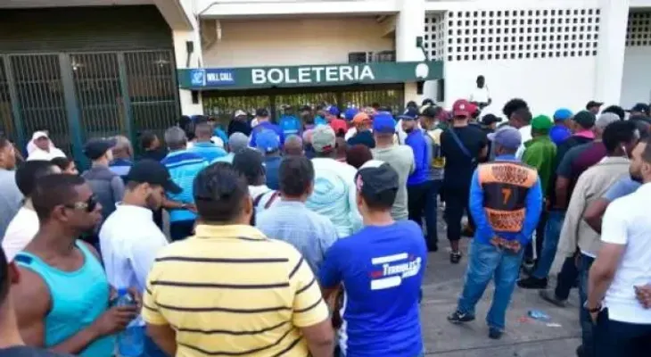 Colocarán supervisores en boleterías de estadios para acabar con el acaparamiento de boletas 