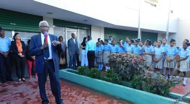 Estudiantes y el Concejo de Regidores Los Alcarrizos celebran día Duarte