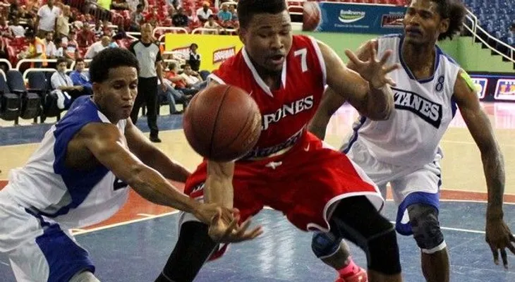 Titanes vencen a Leones y Metros se colocan 3-0
