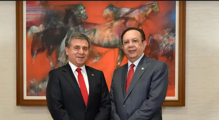 Gobernador Valdez Albizu recibe al nuevo embajador de Chile en RD