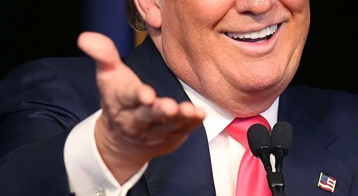 Trump supera a Clinton en encuestas a una semana elecciones de EE.UU.