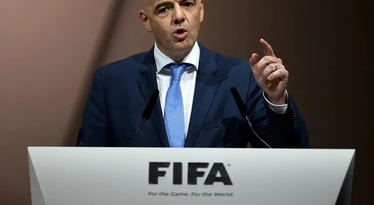 La FIFA trata de reconstruir su imagen manchada, pero los fanáticos no están convencidos