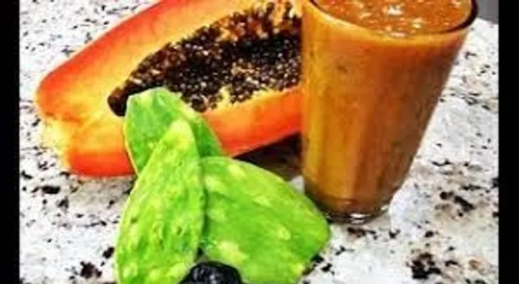 Limpia el colon y adelgasa con batido de lechosa y nopal (tuna)