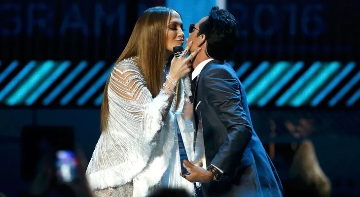 Marc Anthony en la boca del tiburón; dice Jennifer López es la chica de su vida y que su actual novia es feíta 