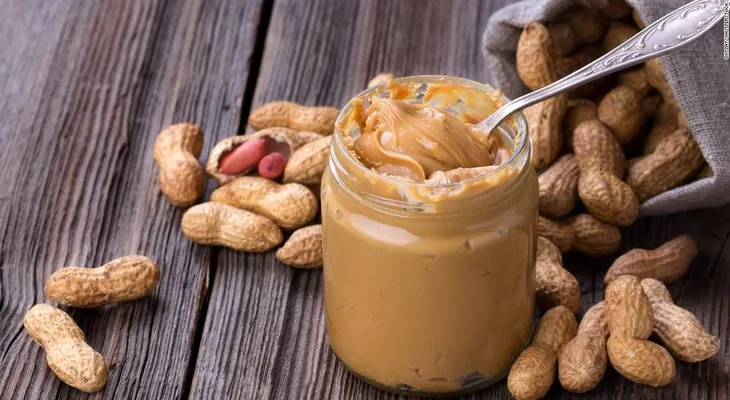 ¿Es saludable comer mantequilla de maní?