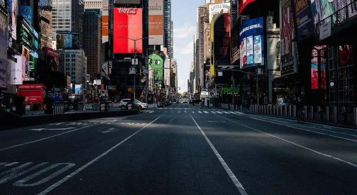 Nueva York impondrá test de COVID-19 obligatorios a quienes visiten el estado