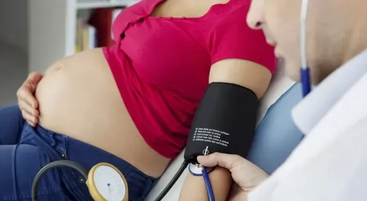 Detectan nuevas variantes genéticas causantes de hipertensión en embarazadas