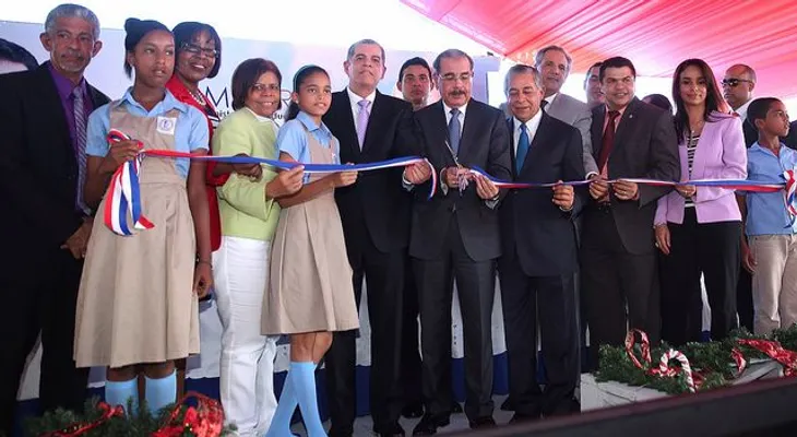 Danilo Medina entrega 3 escuelas en Los Girasoles y La Ceiba 