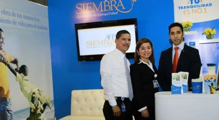 Clausuran "I Feria de Educación Financiera Santo Domingo 2014" 