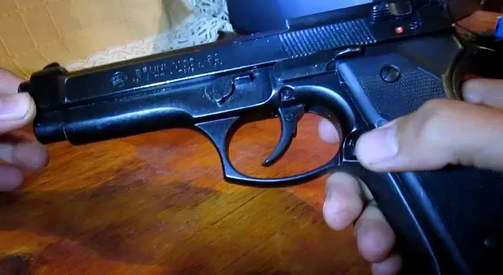 Un hombre se mete con una pistola en aeropuerto de RD