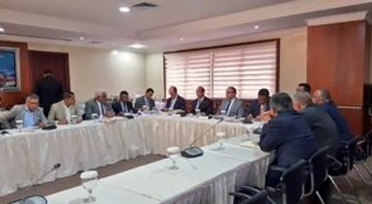 Comisión que estudia ley de partidos se reunirá con líderes de partidos mayoritarios 