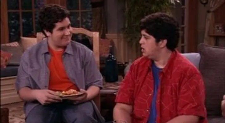 Josh Peck, de 'Drake & Josh', conducirá el programa de postres engañosos 'Sweet Deceit' en HBO Max