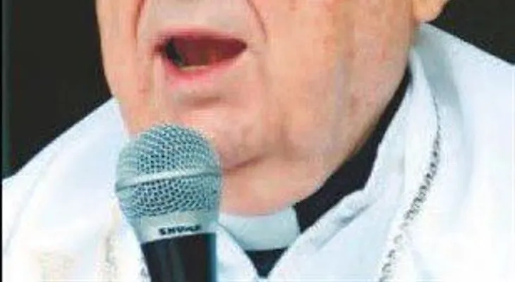 Médico desmiente muerte de monseñor Arnaiz en Santiago