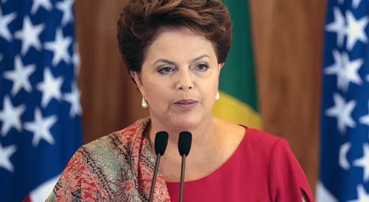Presidenta de Brasil reacomoda su gabinete