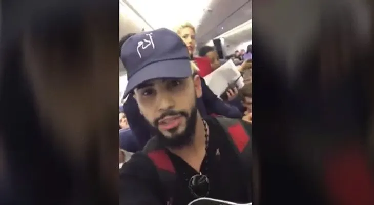Delta Airlines expulsa de uno de sus vuelos a famoso youtuber por "hablar árabe" en el avión