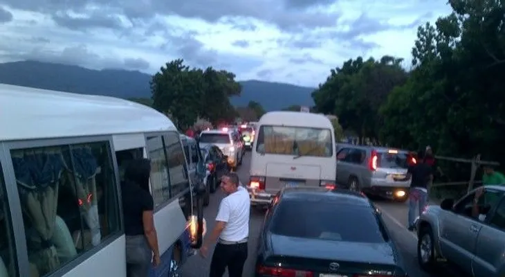 Accidente deja 12 heridos en carretera Nagua-Sánchez 